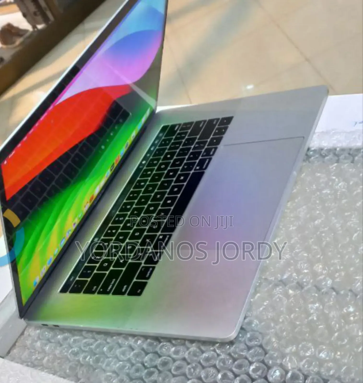 New Laptop Apple MacBook Pro 2017 16GB Intel Core I7 SSD 256GB