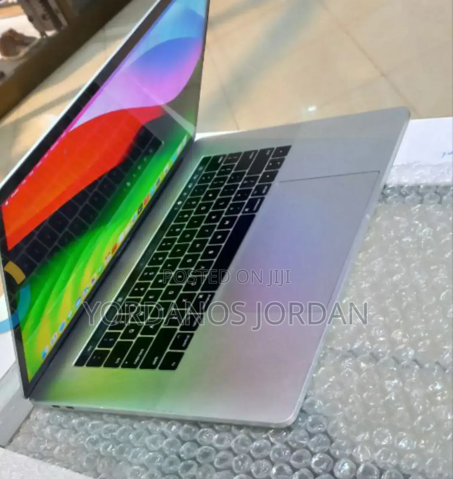 New Laptop Apple MacBook Pro 2017 16GB Intel Core I7 SSD 256GB