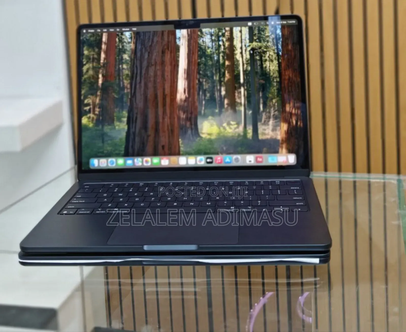 New Laptop Apple MacBook Air 2024 M3 13-Inch 16GB Apple M3 SSD 256GB