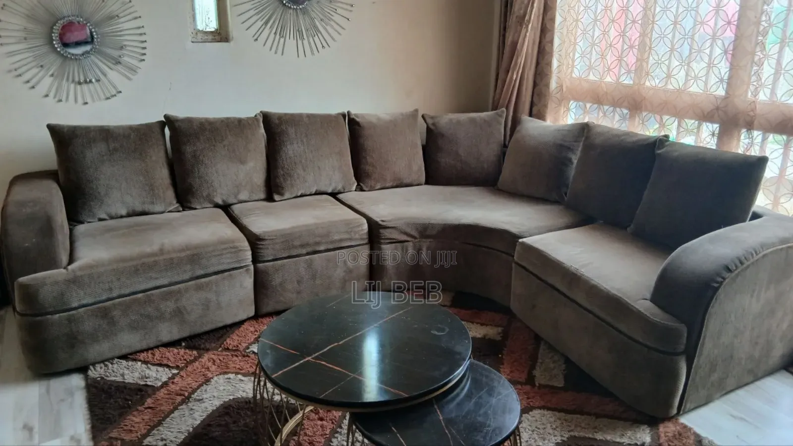 በመጠኑ ያገለገለ ሶፋ ከነ ጠረንፔዛ(Yagelegele Sofa)