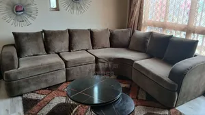 Photo - በመጠኑ ያገለገለ ሶፋ ከነ ጠረንፔዛ(Yagelegele Sofa)