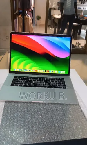 Photo - New Laptop Apple MacBook Pro 2017 16GB Intel Core i7 SSD 256GB