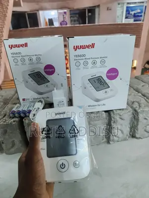 Photo - Yuwell Model Ye660d Digital Blood Pressuer Monitor較大bp Digital Packed