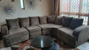 በመጠኑ ያገለገለ ሶፋ ከነ ጠረንፔዛ(Yagelegele Sofa)
