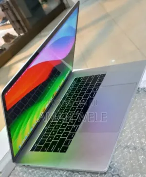 New Laptop Apple MacBook Pro 2017 16GB Intel Core I7 SSD 256GB