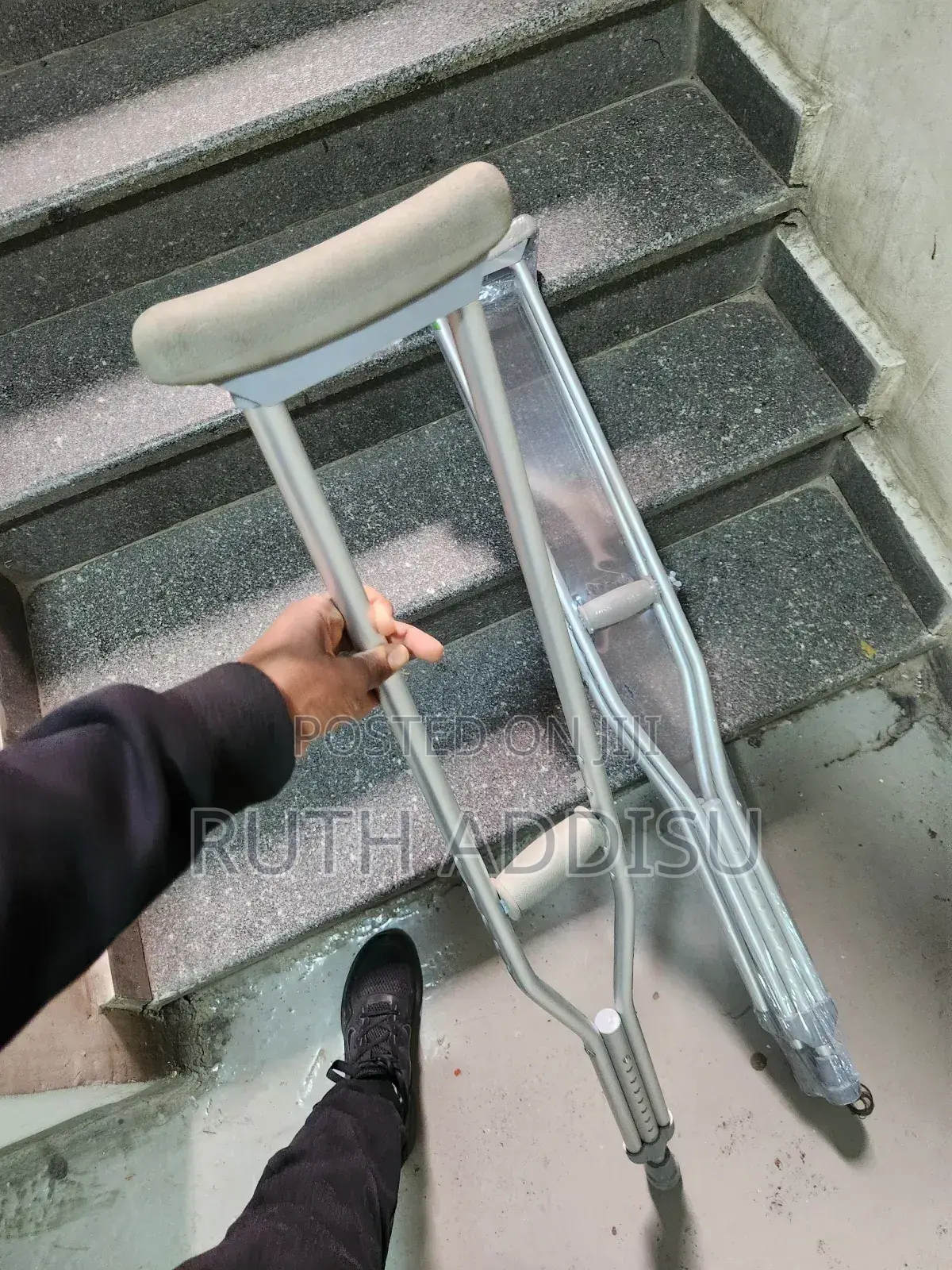 Axillary Bilateral Crutches奔走medical Crutches𣋡我axillary Crutches New