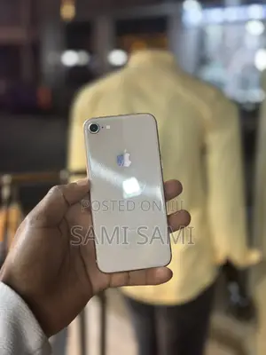 Photo - Apple iPhone 8 64 GB White