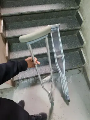 Photo - Axillary Bilateral Crutches痛批medical New Crutches Almunium Crutches
