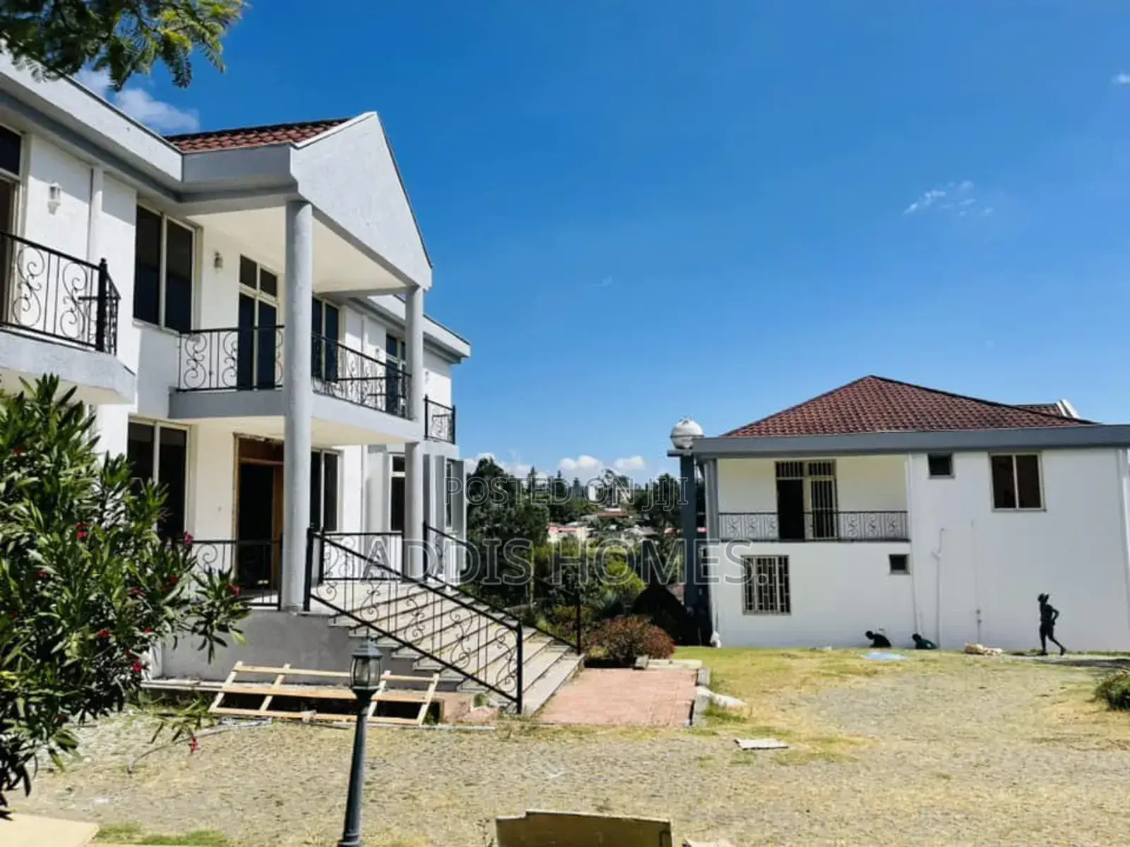 6bdrm Apartment in Bole for rent