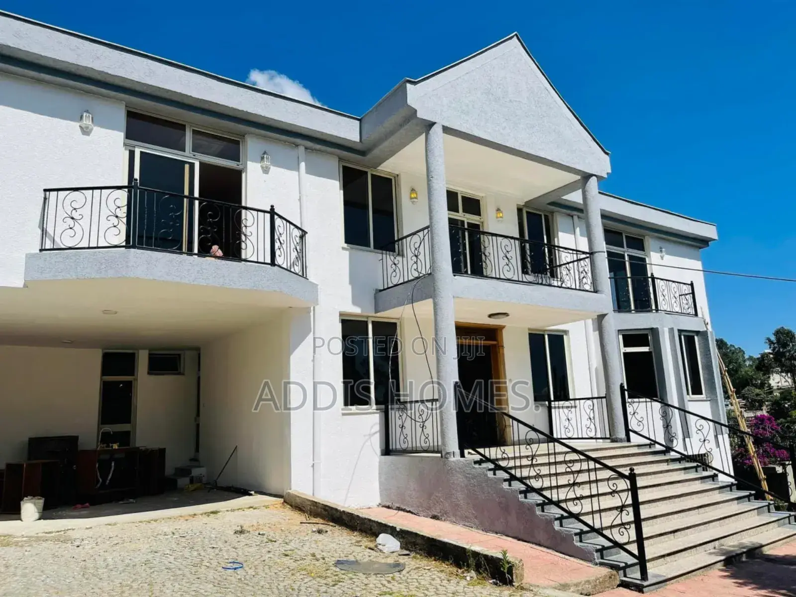 6bdrm Apartment in Bole for rent