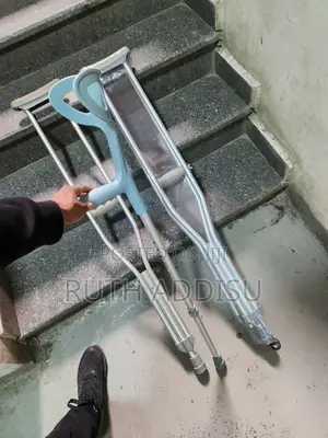 Axillary Bilateral Crutches廟號safe and Strong Crutches Almunium Crutche