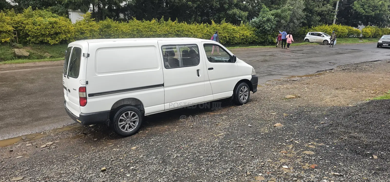 Toyota HiAce 2011 White