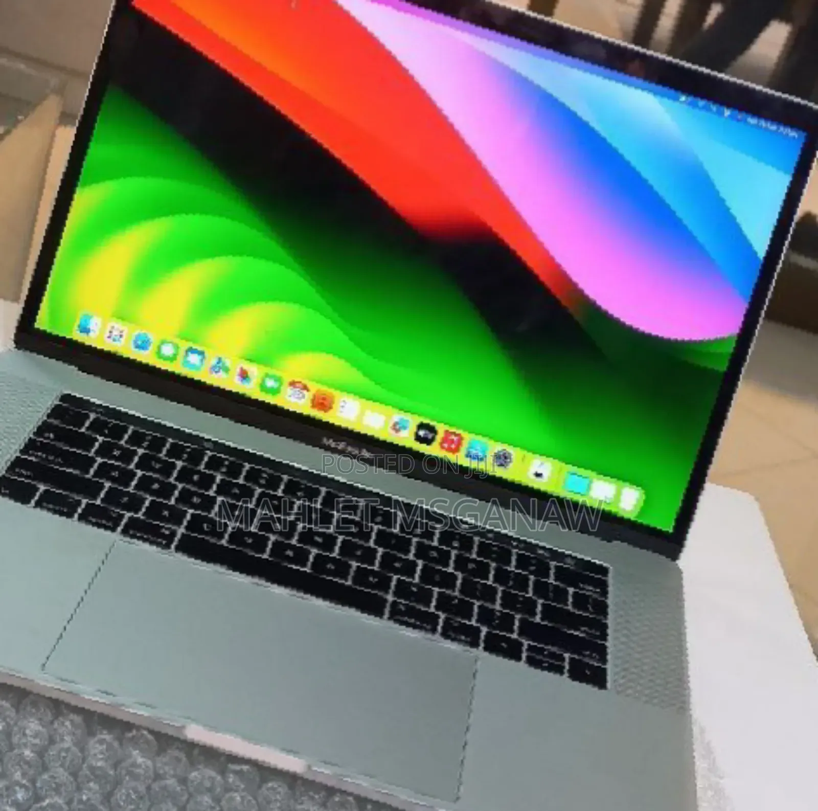 New Laptop Apple MacBook Pro 2017 16GB Intel Core I7 SSD 256GB