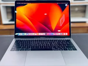 New Laptop Apple MacBook Pro 2017 8GB Intel Core I7 SSD 512GB