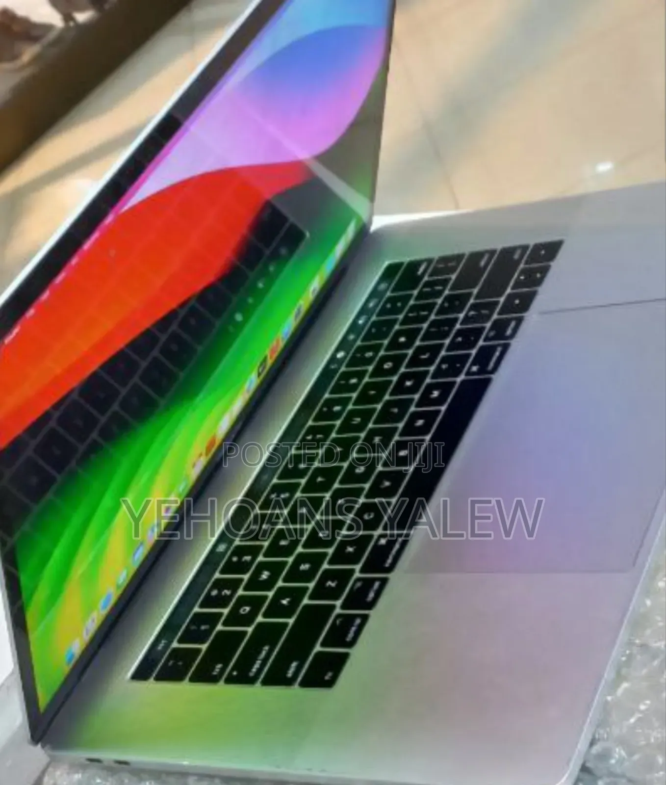 New Laptop Apple MacBook Pro 2017 16GB Intel Core I7 SSD 256GB