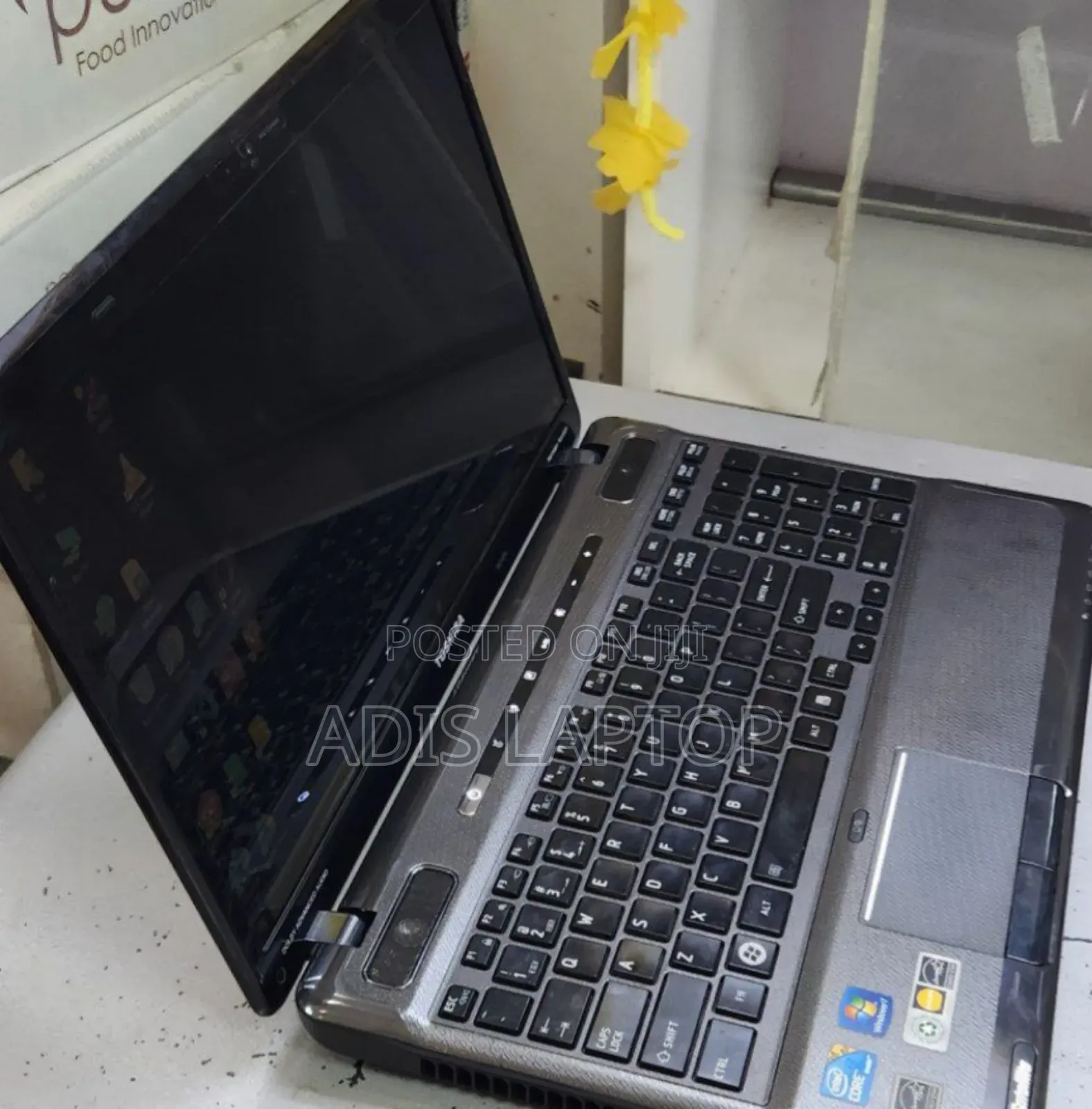 Laptop Toshiba Satellite C850 4GB Intel Core I3 HDD 500GB