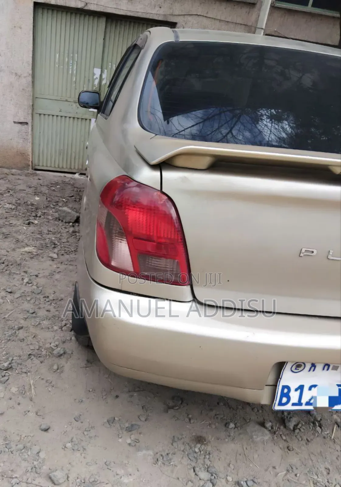 Toyota Platz 2001 Gold