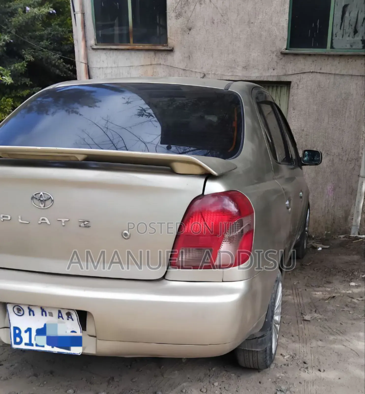 Toyota Platz 2001 Gold