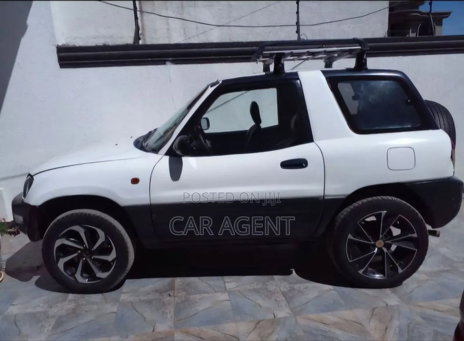 Toyota RAV4 1999 White