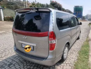 Hyundai Starex 2015 Silver