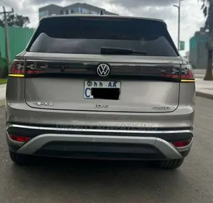 Volkswagen ID.6 2022 Silver