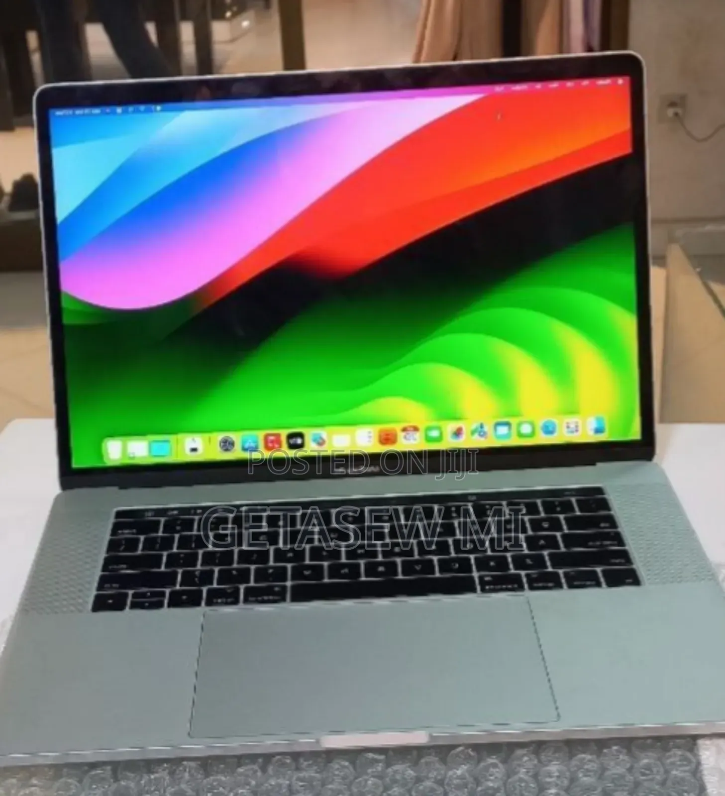 New Laptop Apple MacBook Pro 2017 16GB Intel Core I7 SSD 512GB