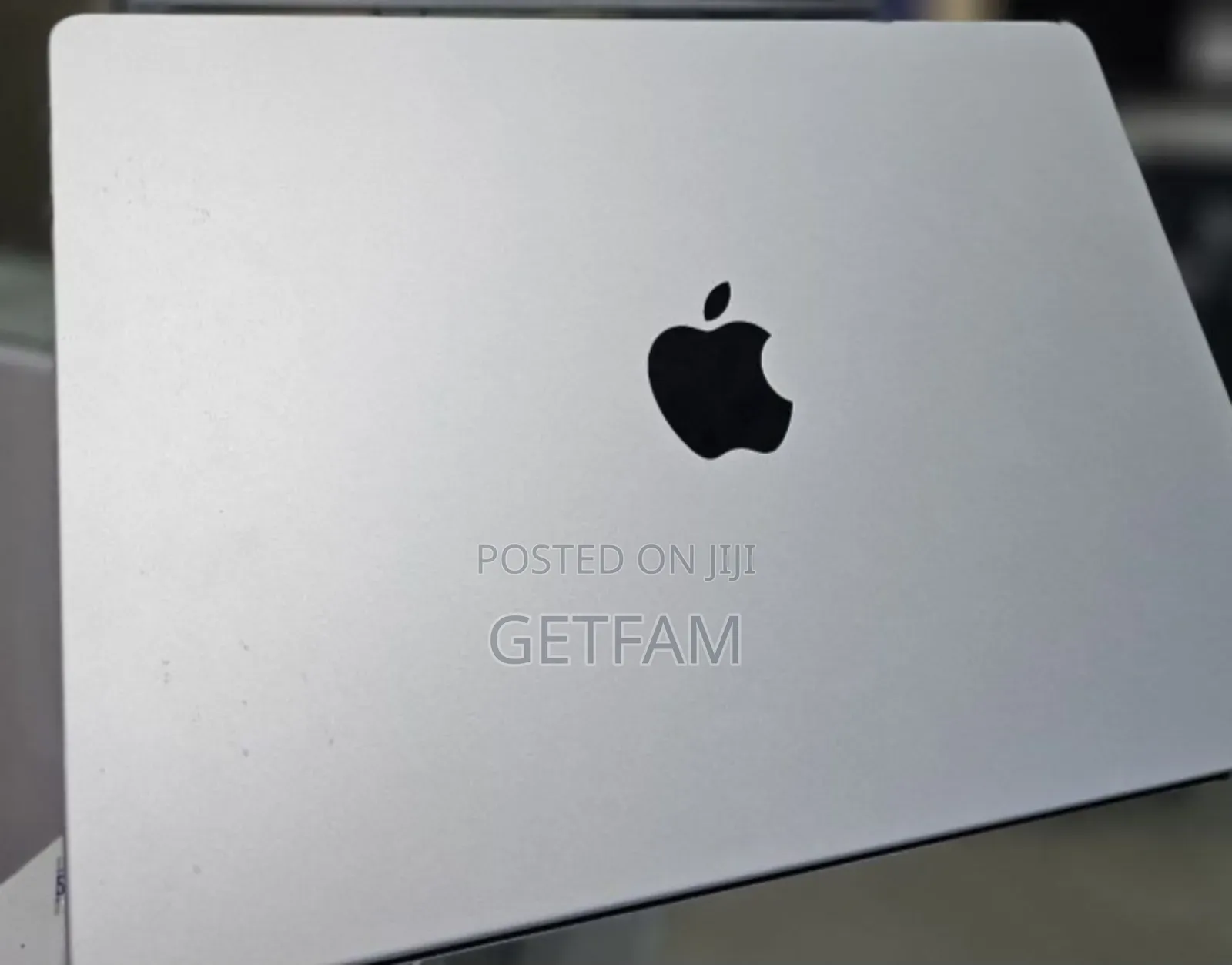 New Apple MacBook Air 2024 M3 13-Inch 8GB Intel Core I5 SSD 512GB