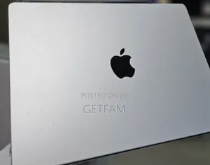 New Apple MacBook Air 2024 M3 13-Inch 8GB Intel Core I5 SSD 512GB