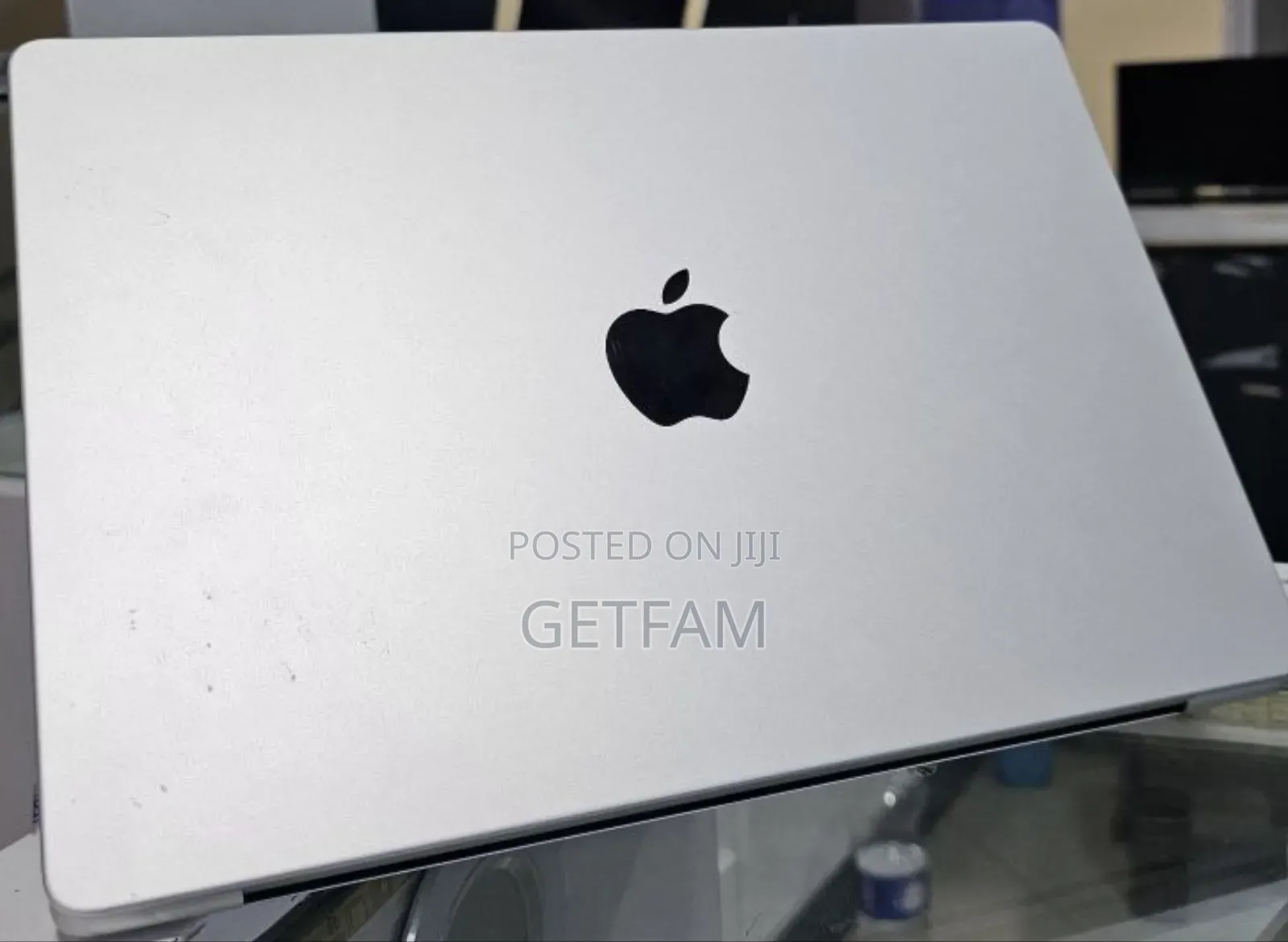 New Apple MacBook Air 2024 M3 13-Inch 8GB Intel Core I5 SSD 512GB