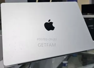 New Apple MacBook Air 2024 M3 13-Inch 8GB Intel Core I5 SSD 512GB