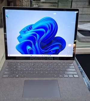 New Laptop Microsoft Surface 16GB Intel Core i7 SSD 512GB