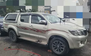 Toyota Hilux 3.0 D-4D 4x4 2015 Silver