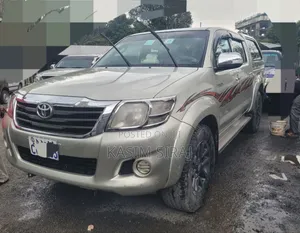 Toyota Hilux 3.0 D-4D 4x4 2015 Silver