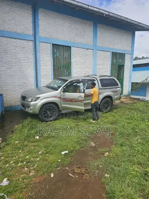 Toyota Hilux 3.0 D-4D 4x4 2015 Silver