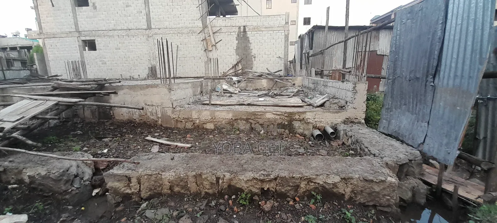 7bdrm House in Akaky Kaliti for sale