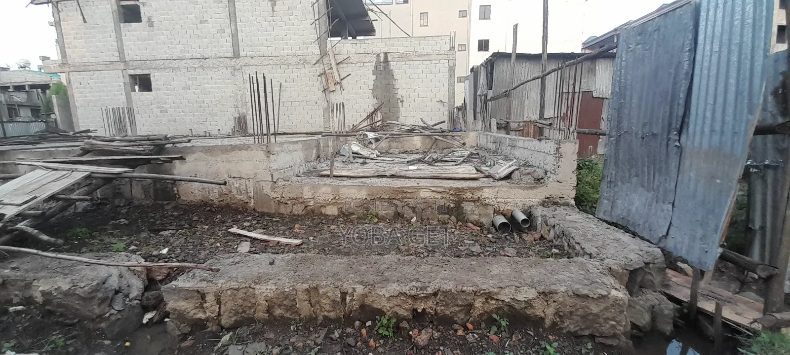 7bdrm House in Akaky Kaliti for sale