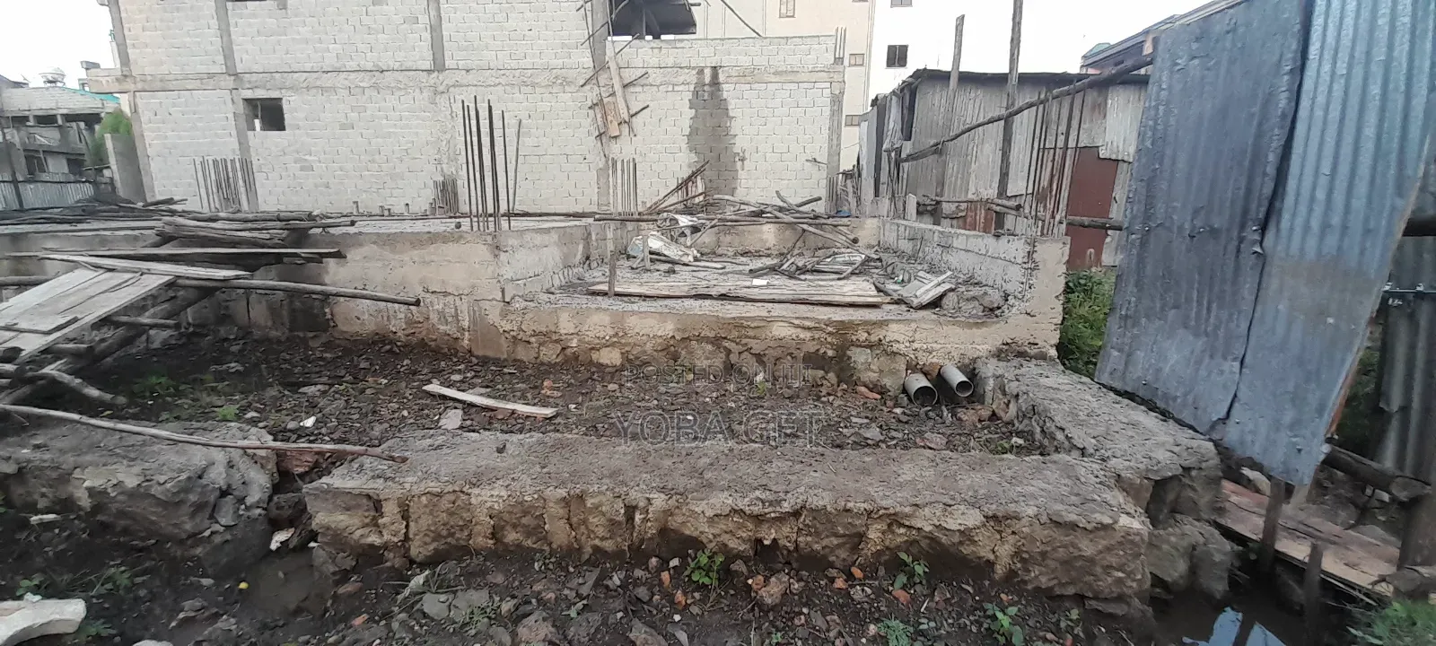 7bdrm House in Akaky Kaliti for sale