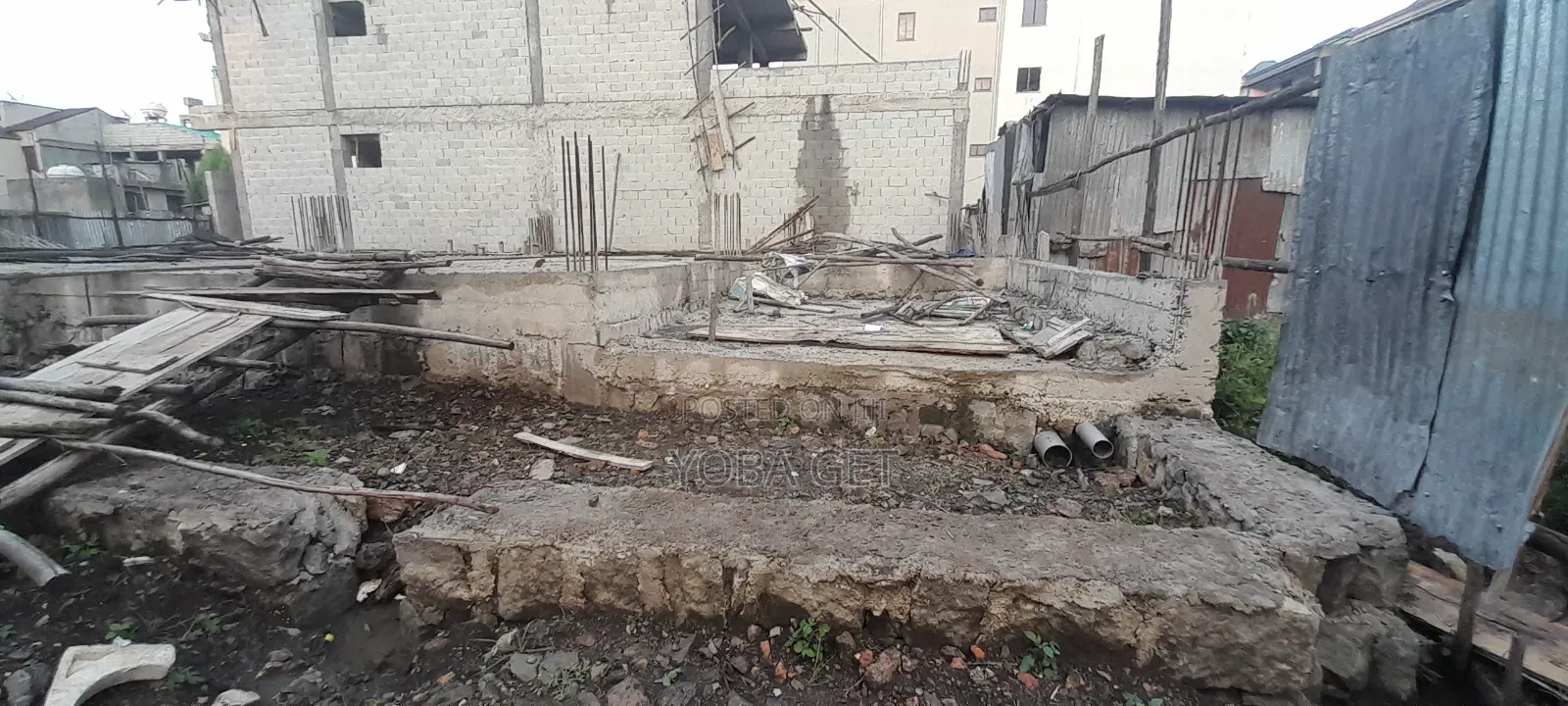 7bdrm House in Akaky Kaliti for sale