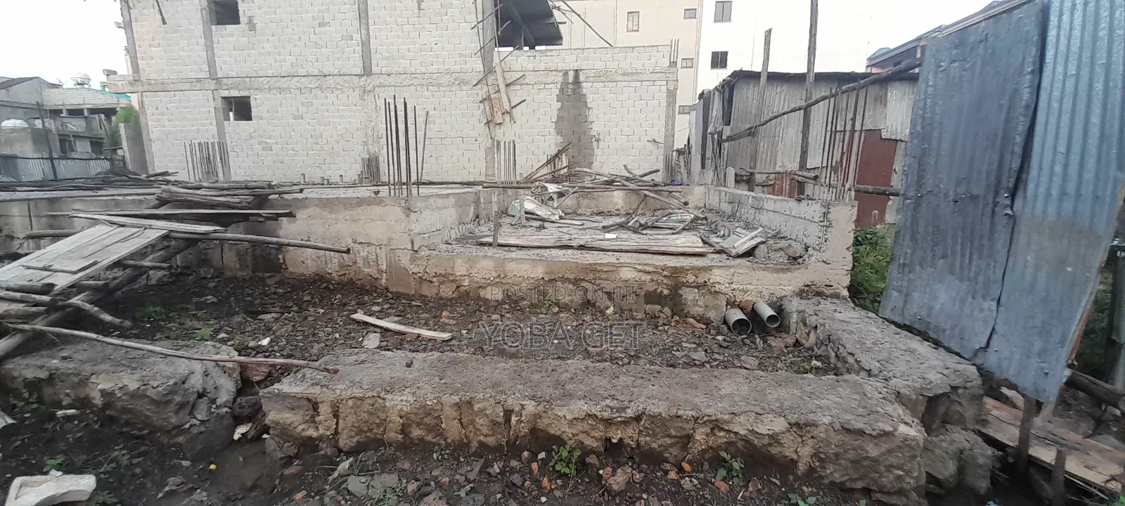 7bdrm House in Akaky Kaliti for sale