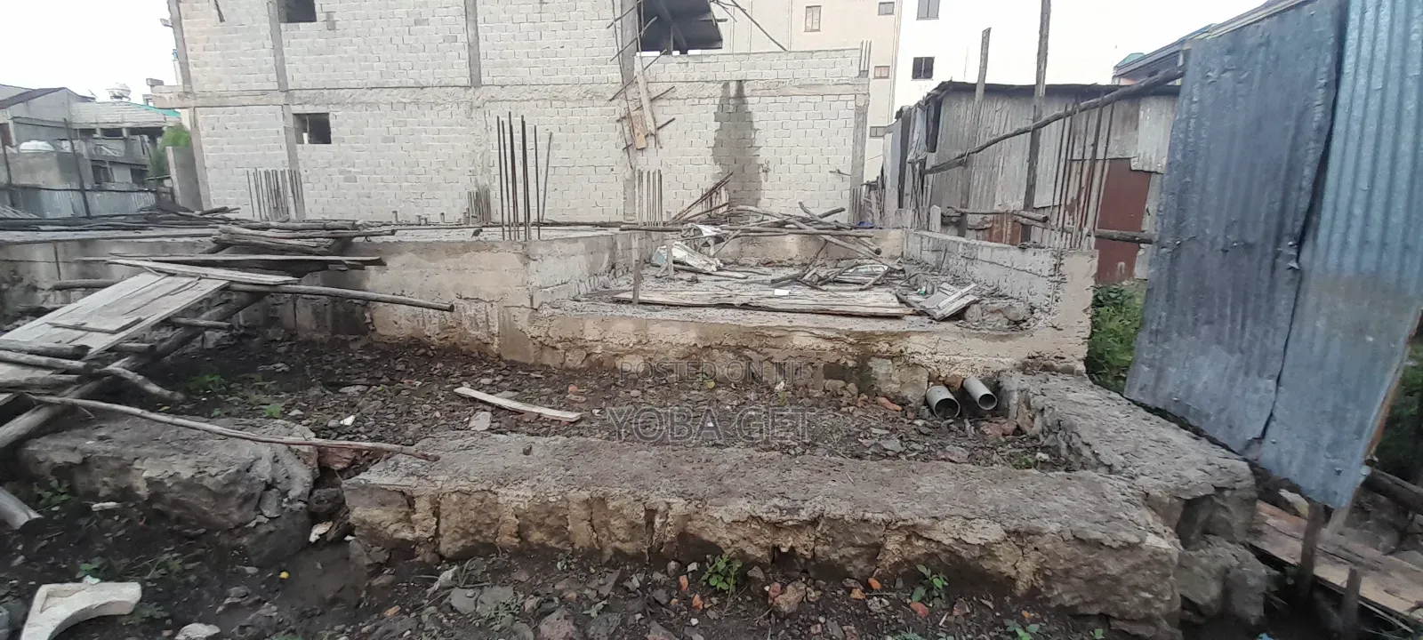 7bdrm House in Akaky Kaliti for sale