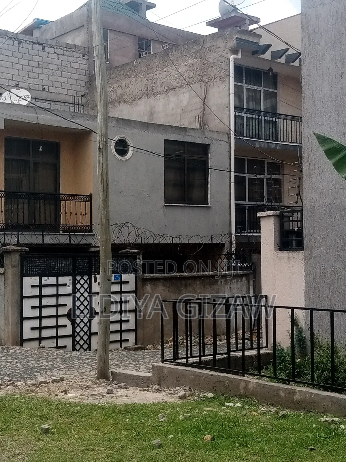 3bdrm House in Akaky Kaliti for sale