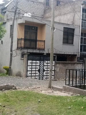 3bdrm House in Akaky Kaliti for sale