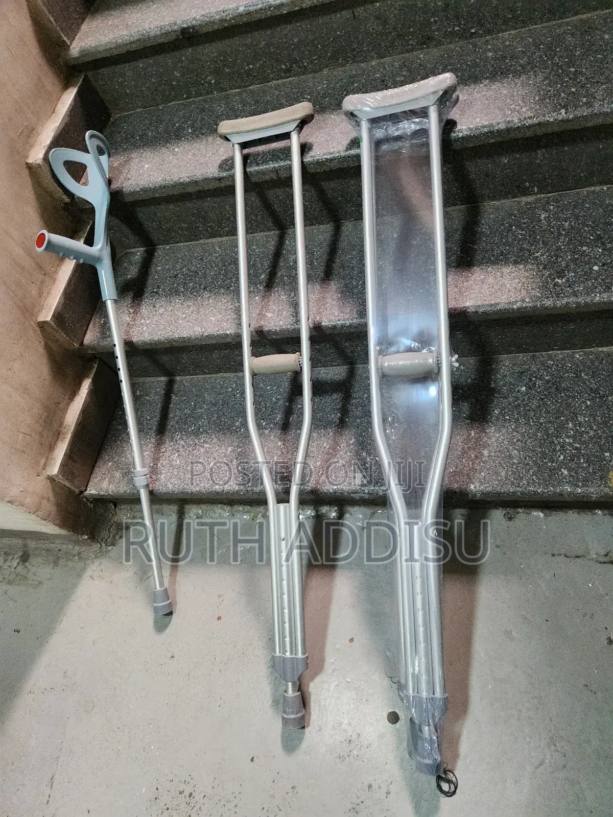 Axillary Bilateral Crutches痛哭crutches Medical Strong Crutches New