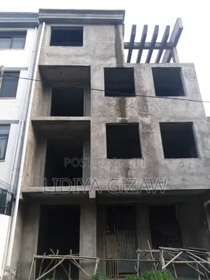 5bdrm House in Akaky Kaliti for sale