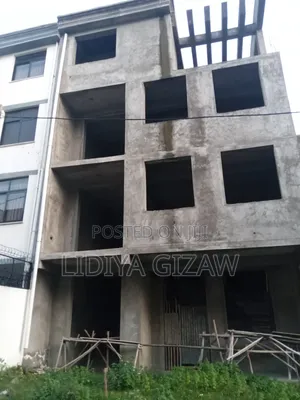 5bdrm House in Akaky Kaliti for sale