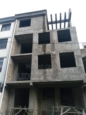 5bdrm House in Akaky Kaliti for sale