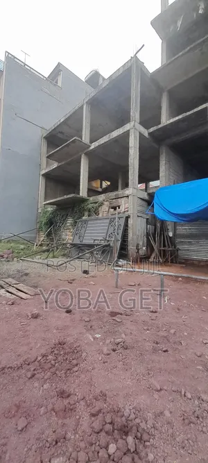 8bdrm House in Yoba, Akaky Kaliti for sale