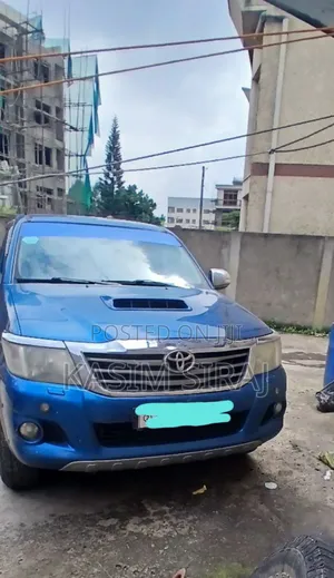Photo - Toyota Hilux 3.0 D-4D 4x4 2015 Blue