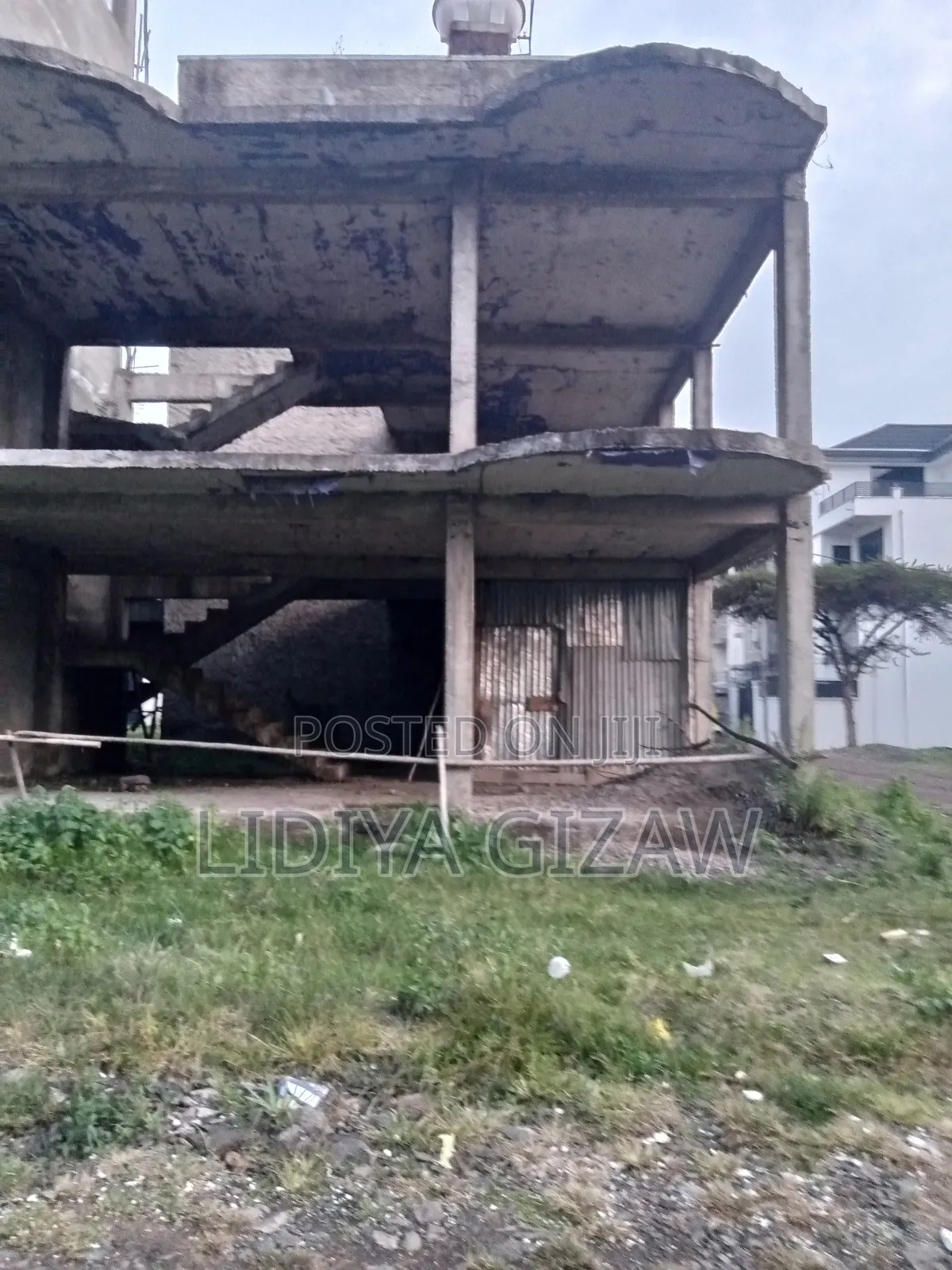 5bdrm House in Akaky Kaliti for sale