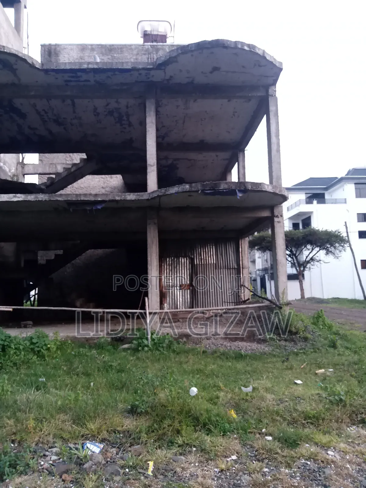 5bdrm House in Akaky Kaliti for sale